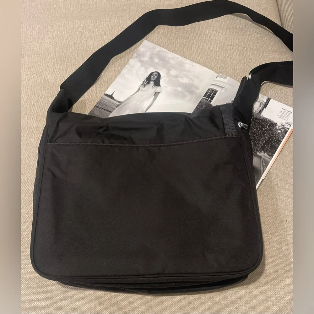 Tumi Nylon Expandable Messenger Laptop Bag In Black/Gray/Red Lining